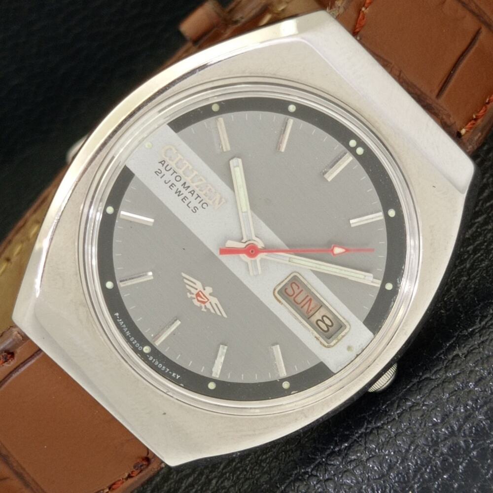 Vintage 1980 Citizen Automatic Mens Silver Watch W/daydate & Gray accents